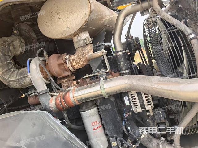 发动机右侧（整机外观及大件）