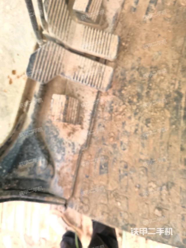 后窗玻璃角標(biāo)(駕駛室部分) 后窗玻璃角標(biāo)(駕駛室部分)