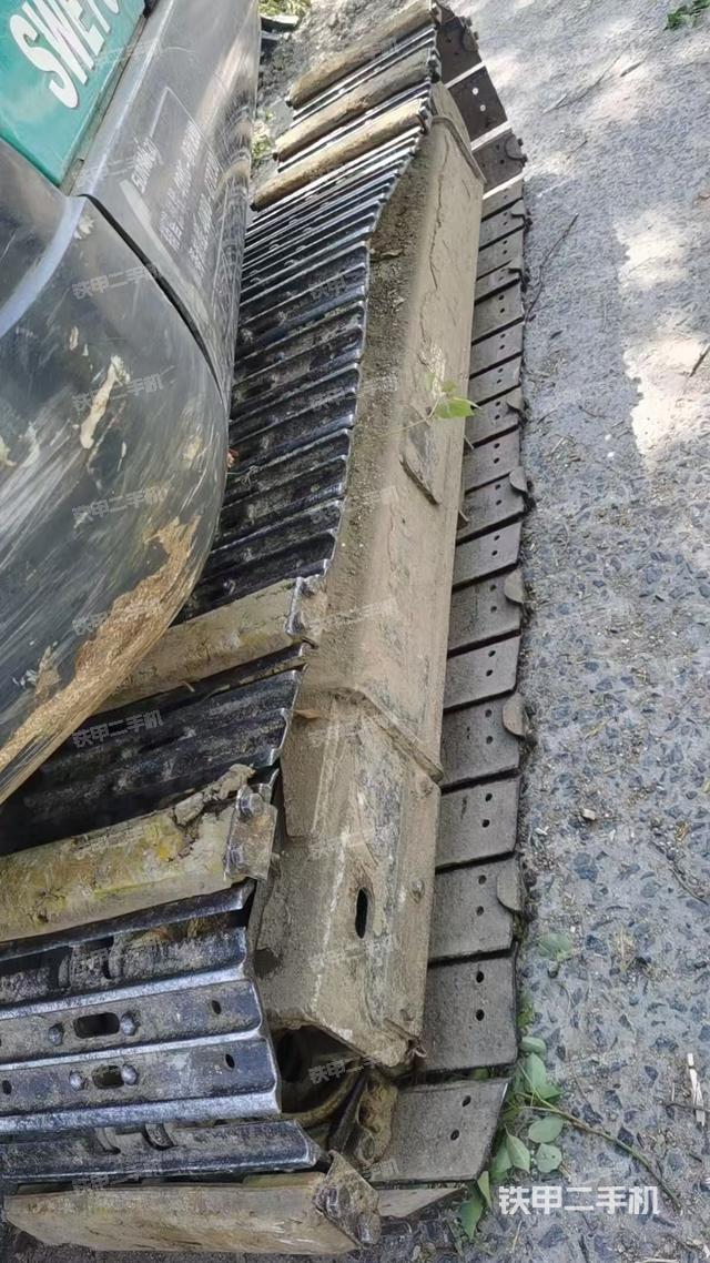 單側(cè)履帶整體（整機(jī)外觀）