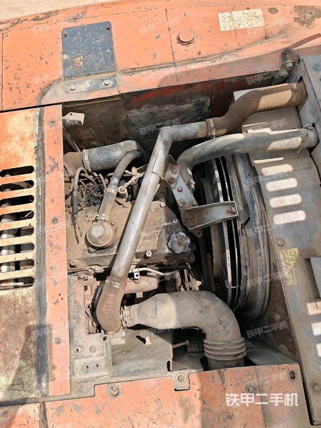 發(fā)動(dòng)機(jī)室（上車部件）