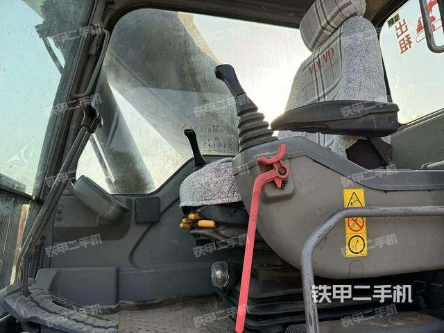 驾驶室整体（整机外观）