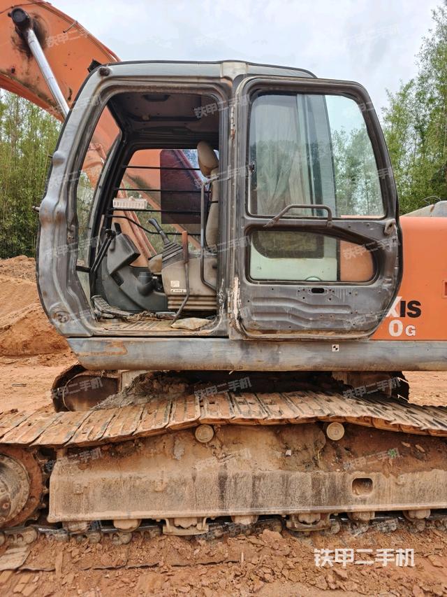 駕駛室左前45度(駕駛室部分) 駕駛室左前45度(駕駛室部分)