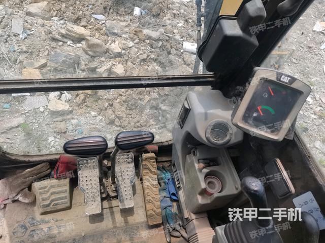 座椅右側(cè)控制臺(tái)/鑰匙門/油門/含右手柄(駕駛室部分) 座椅右側(cè)控制臺(tái)/鑰匙門/油門/含右手柄(駕駛室部分)