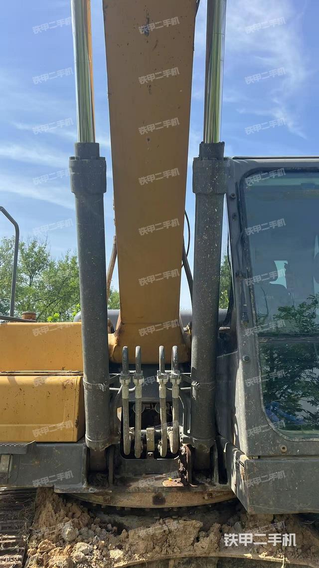 大臂油缸整體?豎拍（工作和回轉(zhuǎn)裝置）