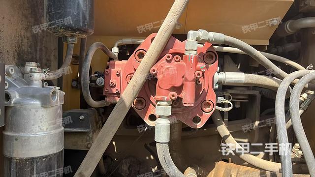 液壓泵斜45?左（大件艙室）