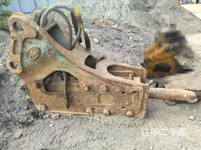 左后45(整機(jī)外觀) 左后45(整機(jī)外觀)