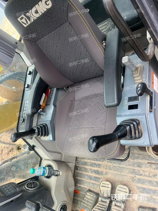 駕駛室整體（整機(jī)外觀）