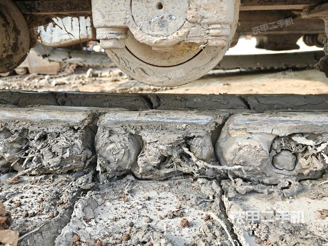 右側(cè)行走馬達(dá)蓋板（行走機構(gòu)）