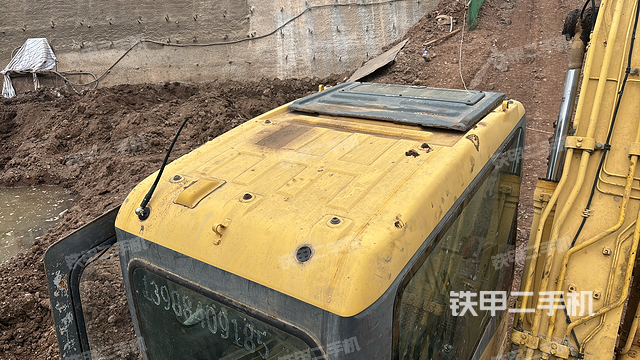 驾驶室顶部（整机外观）