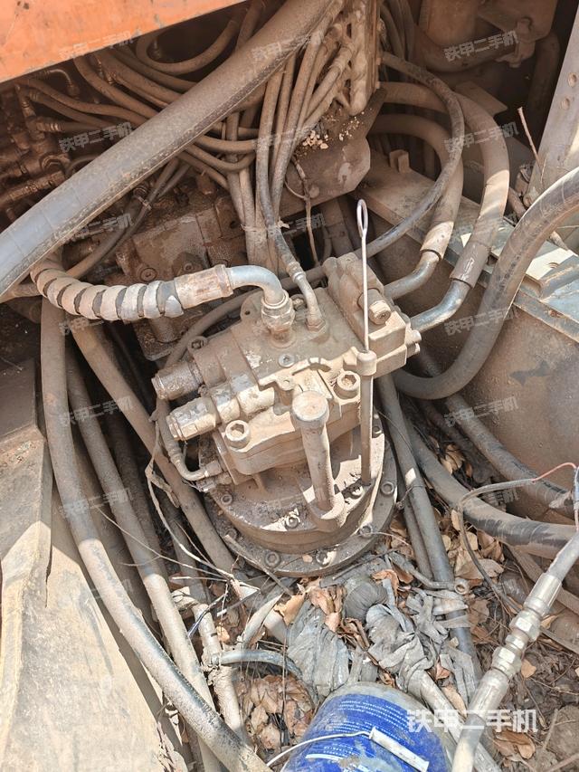 回轉(zhuǎn)馬達(dá)（上車部件）