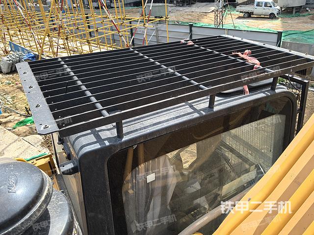 驾驶室顶部（整机外观）