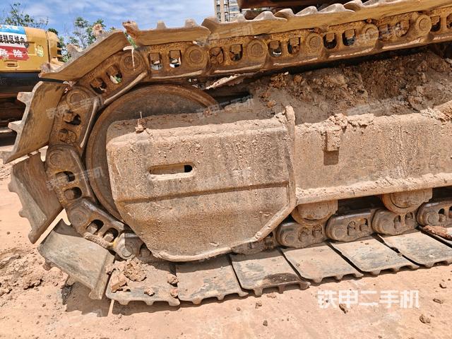 右驅(qū)動(dòng)輪（行走機(jī)構(gòu)）