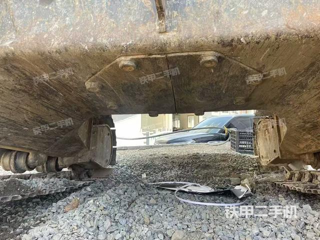 回轉(zhuǎn)馬達(dá)和主控閥(整機(jī)外觀) 回轉(zhuǎn)馬達(dá)和主控閥(整機(jī)外觀)