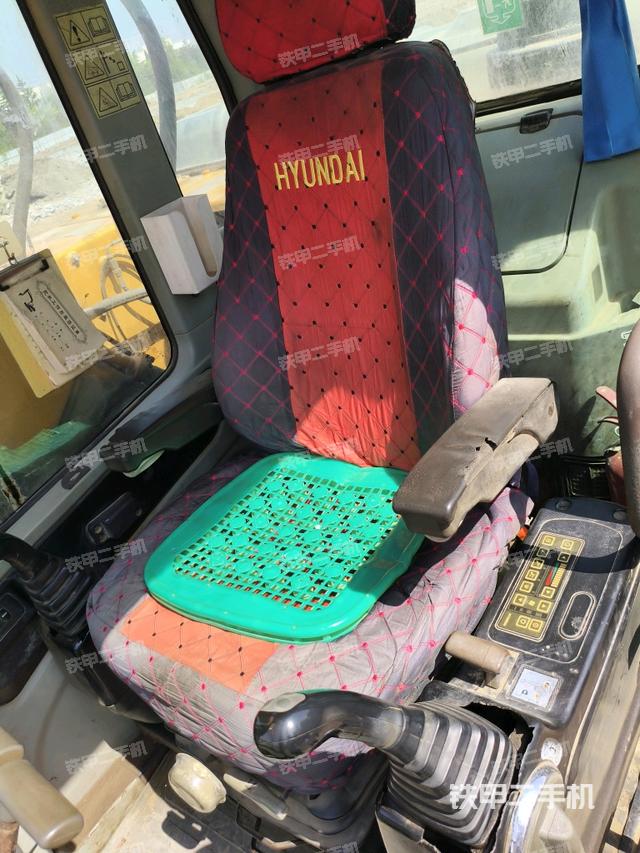 座椅后部(駕駛室部分) 座椅后部(駕駛室部分)