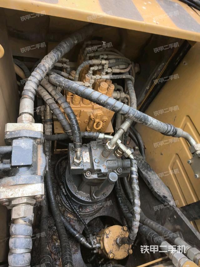 氣門室蓋螺絲特寫（上車部件）