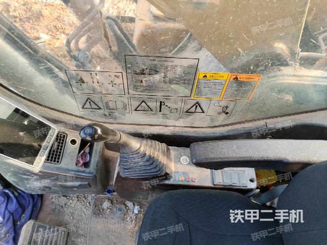 座椅右側控制臺/鑰匙門/油門/含右手柄（駕駛室部分）