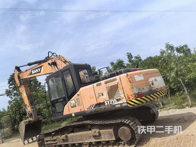 三一重工SY215C挖掘機(jī)