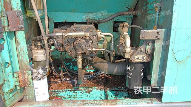 液壓泵艙室正面整體（整機(jī)外觀）