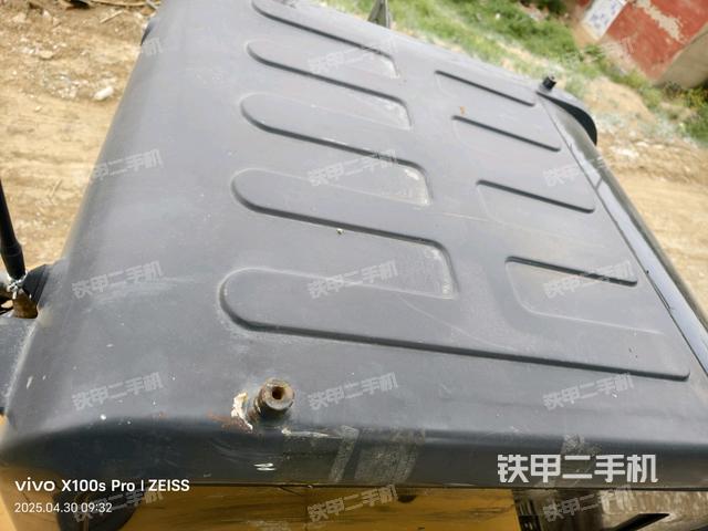 駕駛室頂部（整機(jī)外觀）