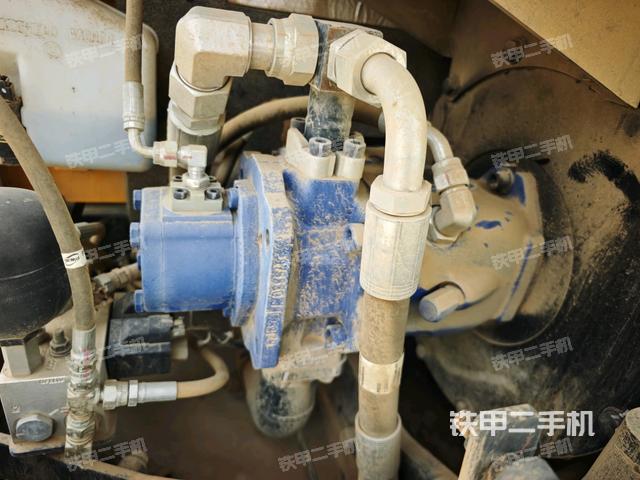 液壓泵艙室正面整體（整機(jī)外觀）