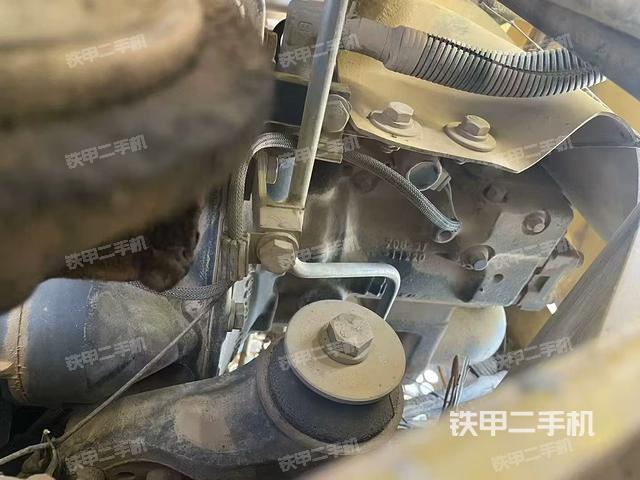 液壓泵艙室正面整體(整機(jī)外觀) 液壓泵艙室正面整體(整機(jī)外觀)