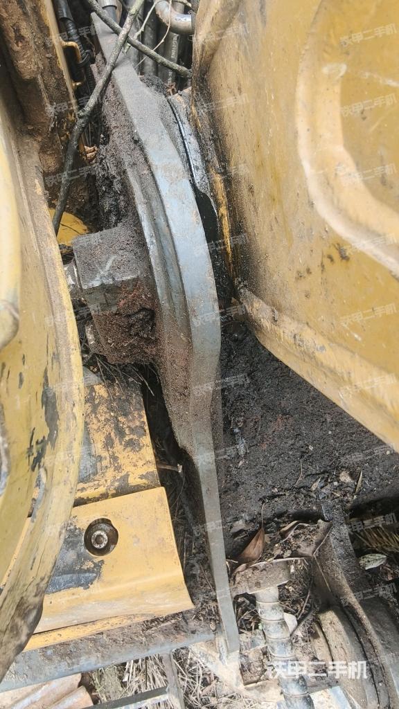 大臂根部?斜（工作和回轉(zhuǎn)裝置）