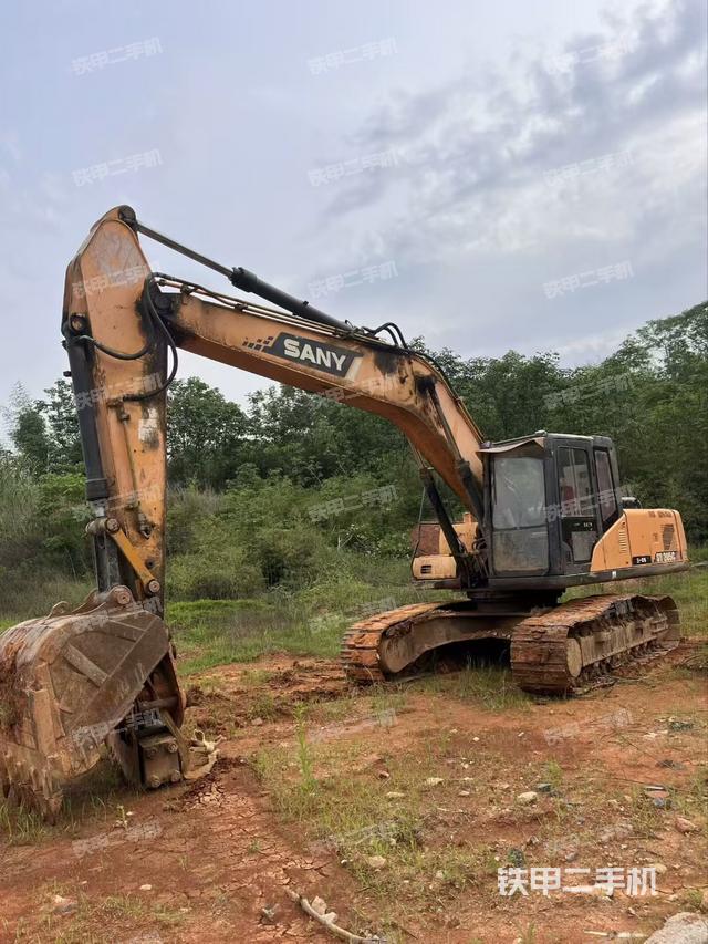 三一重工SY215C挖掘機