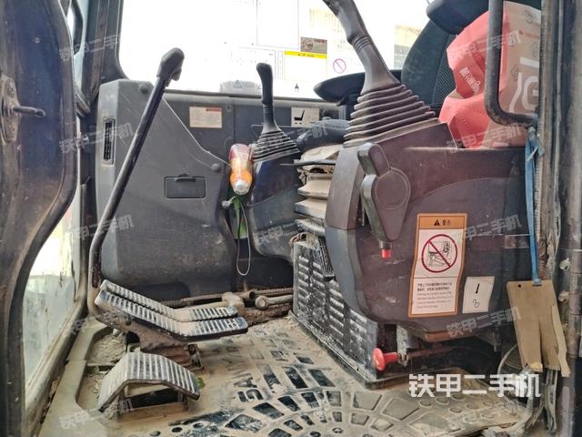 座椅左側(cè)控制臺/音響/含左手柄（駕駛室部分）