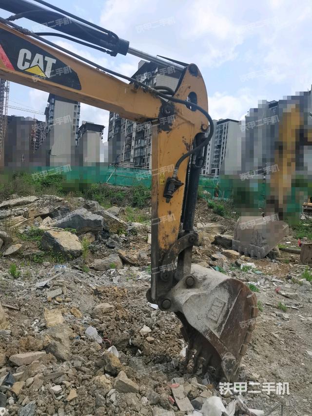 小臂整體右前(工作和回轉(zhuǎn)裝置) 小臂整體右前(工作和回轉(zhuǎn)裝置)