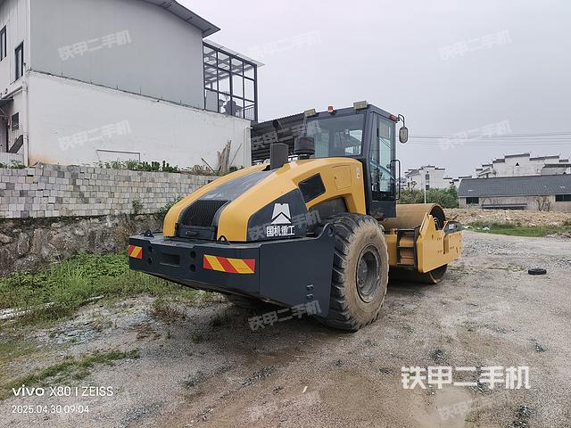 整機(jī)右側(cè)(設(shè)備外觀及核心部件) 整機(jī)右側(cè)(設(shè)備外觀及核心部件)