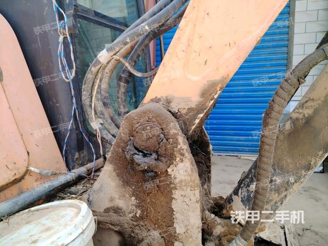 大臂根部?斜（工作和回轉(zhuǎn)裝置）