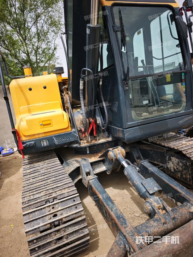 駕駛室頂部（整機(jī)外觀）