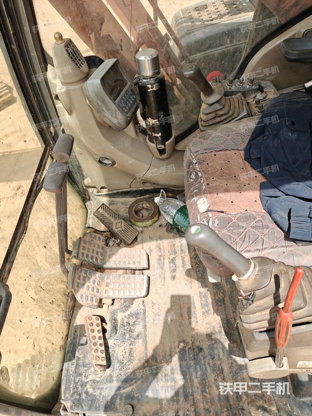 后窗玻璃角標(biāo)（駕駛室部分）