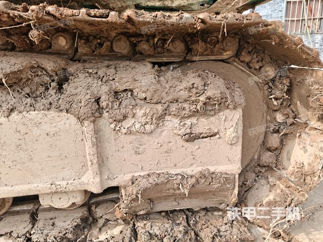 左側(cè)履帶整體?（行走機構(gòu)）