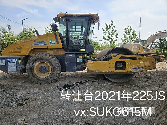 整機(jī)右側(cè)(設(shè)備外觀及核心部件) 整機(jī)右側(cè)(設(shè)備外觀及核心部件)