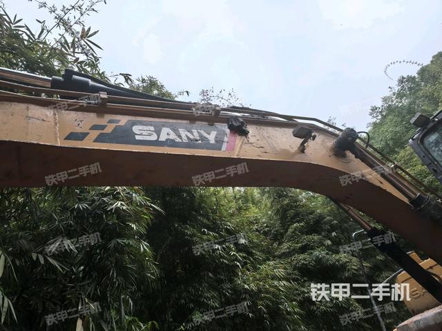 大臂油缸整體?豎拍（工作和回轉(zhuǎn)裝置）