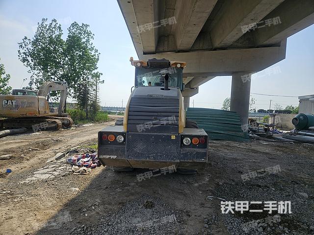 整機(jī)右后45°(設(shè)備外觀及核心部件) 整機(jī)右后45°(設(shè)備外觀及核心部件)