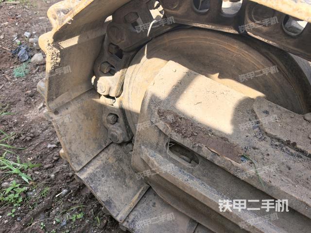 右驅(qū)動輪（行走機(jī)構(gòu)）