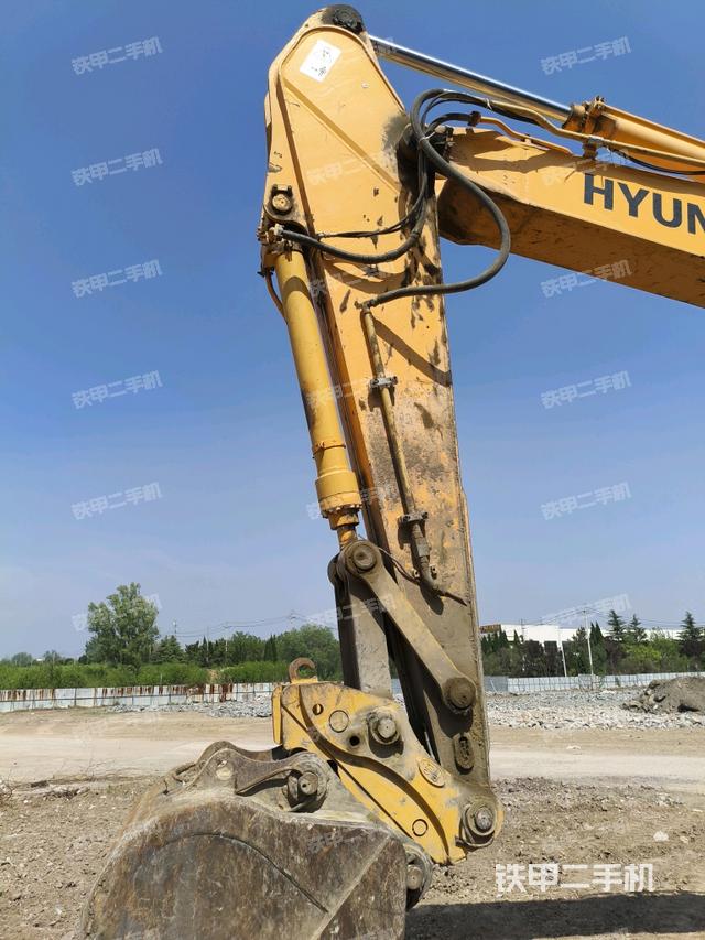 小臂整體左后(工作和回轉(zhuǎn)裝置) 小臂整體左后(工作和回轉(zhuǎn)裝置)