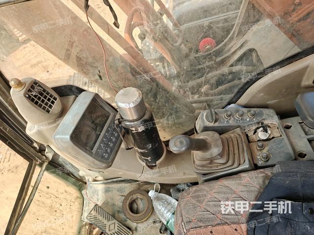 座椅左側(cè)控制臺(tái)/音響/含左手柄（駕駛室部分）