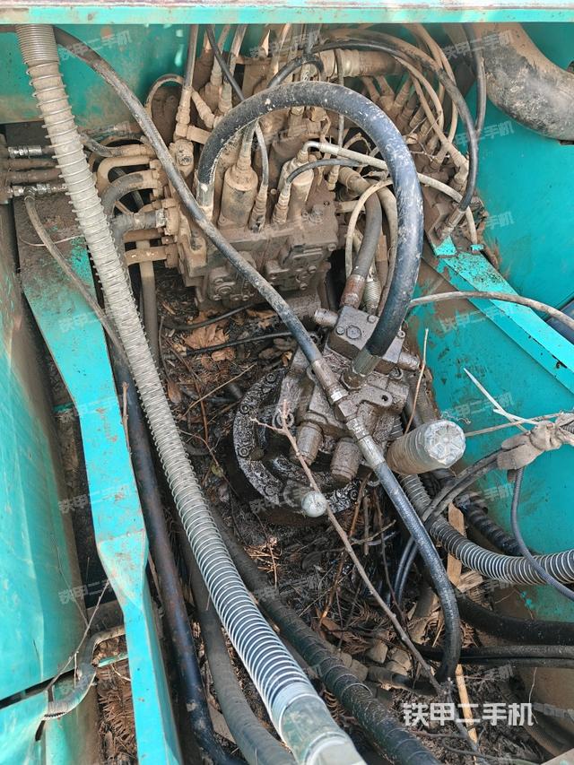 回轉(zhuǎn)馬達(dá)（上車部件）