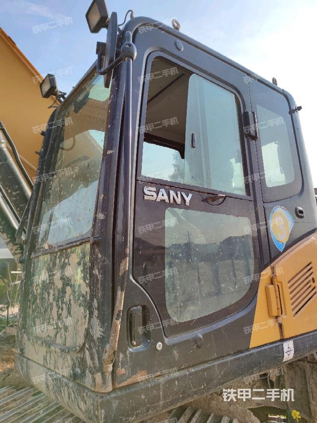 駕駛室左前45度（駕駛室部分）