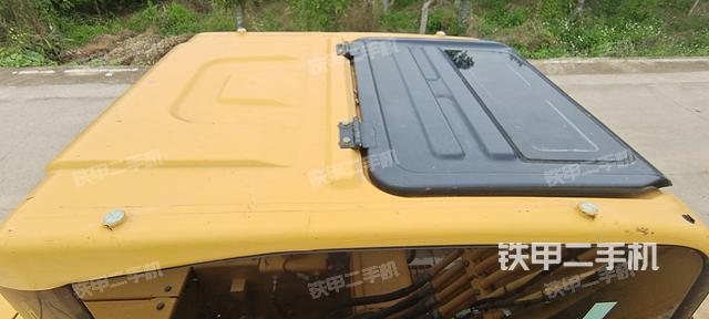 駕駛室頂部（整機(jī)外觀）