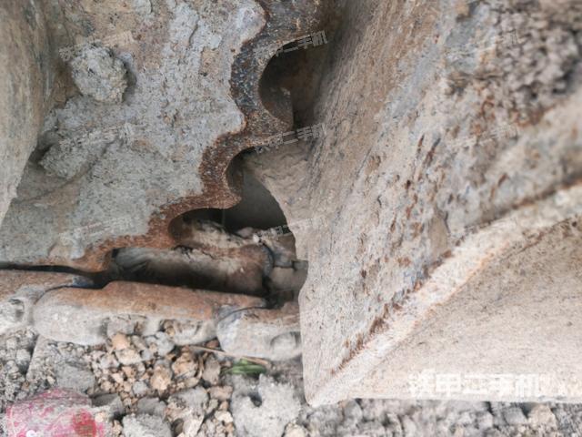 右側(cè)履帶整體?（行走機構(gòu)）