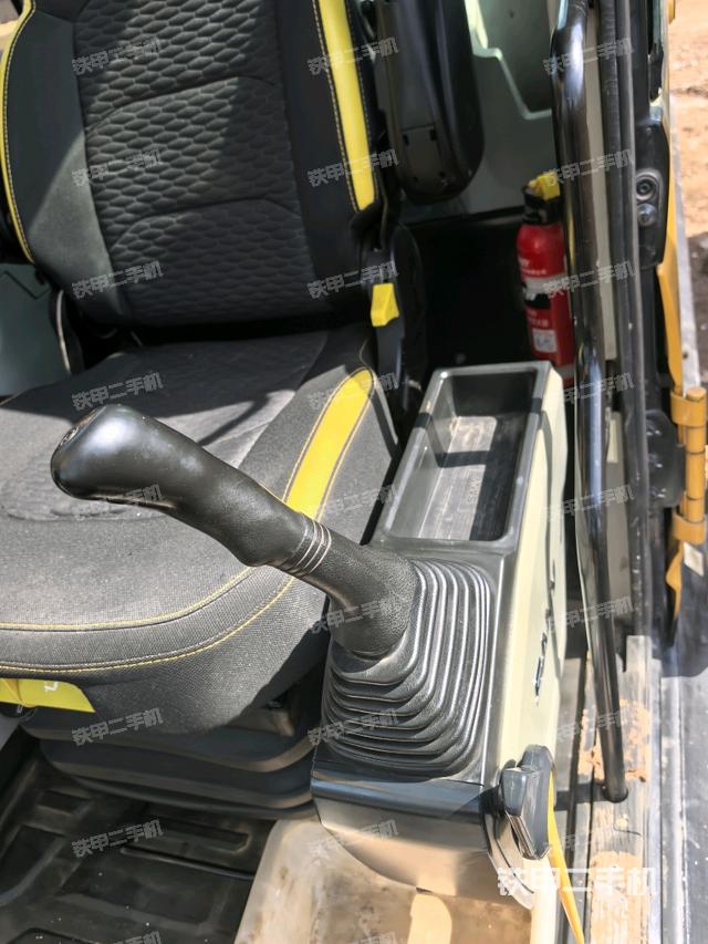 駕駛室左前45度（駕駛室部分）