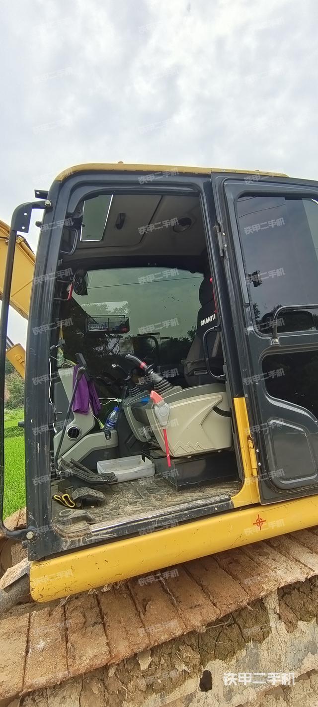 駕駛室整體（整機(jī)外觀）