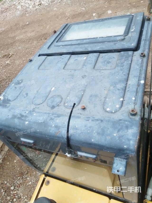 駕駛室頂部（整機外觀）