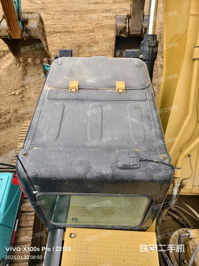 驾驶室顶部（整机外观）