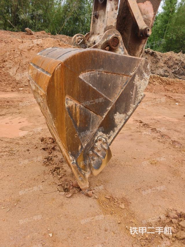 鏟斗45度(工作和回轉(zhuǎn)裝置) 鏟斗45度(工作和回轉(zhuǎn)裝置)