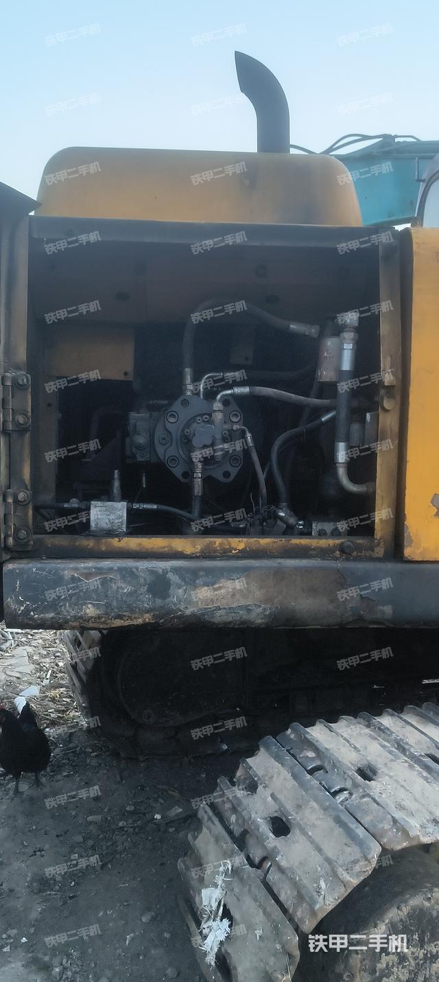 液壓泵艙室正面整體（整機(jī)外觀）